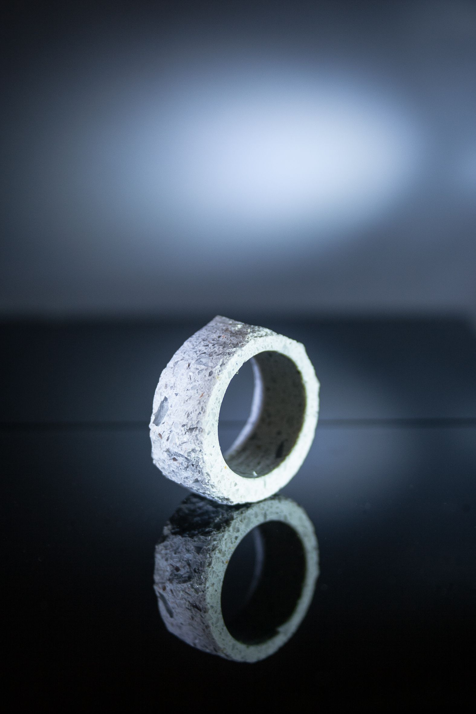 Quartz composite raw stone ring LapisNox